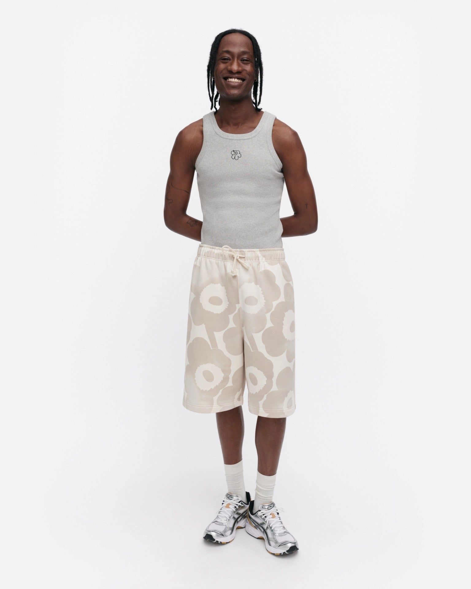 Sarana Akvarelli Unikko Kioski shortsit