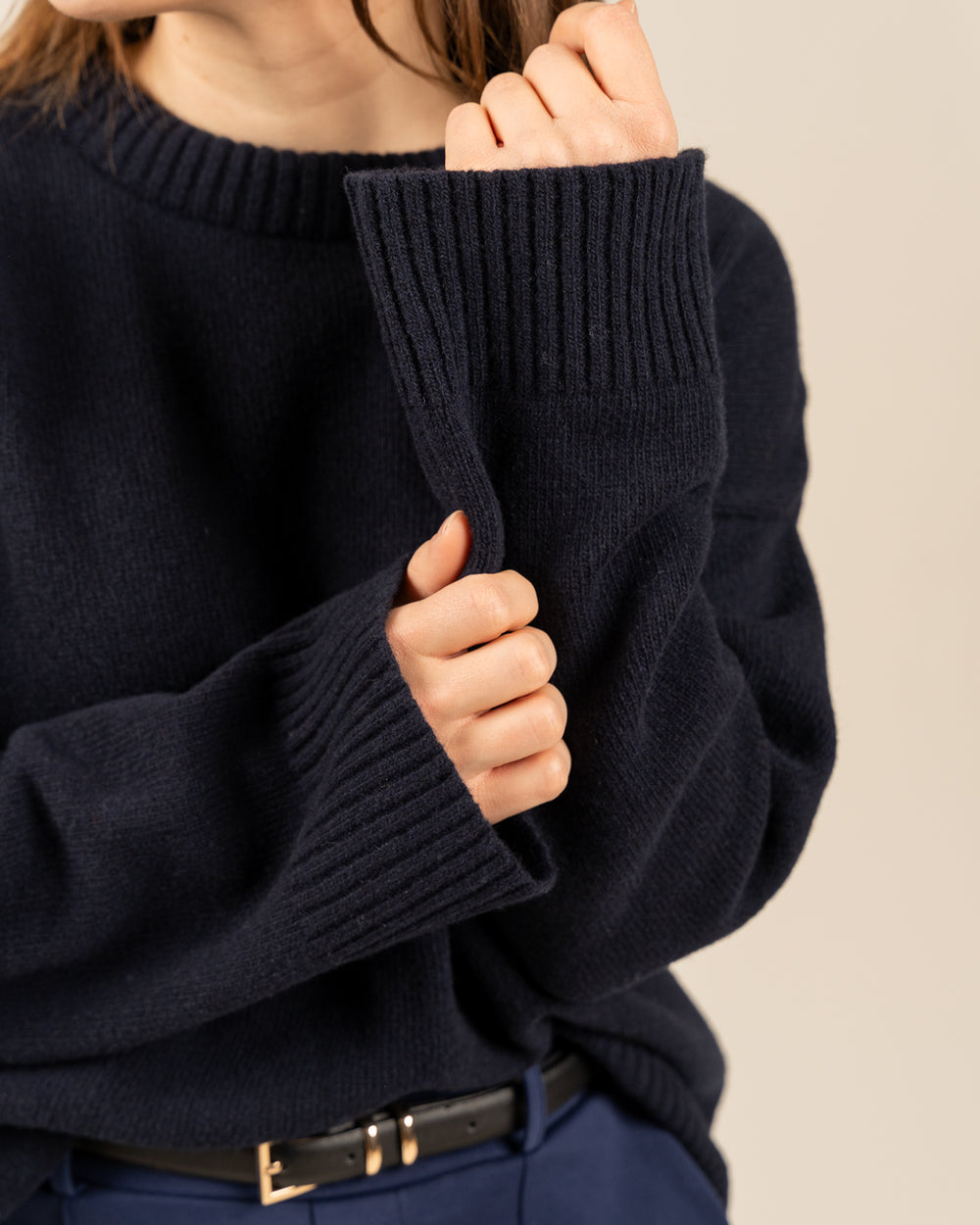 HILE neule, Tummansininen