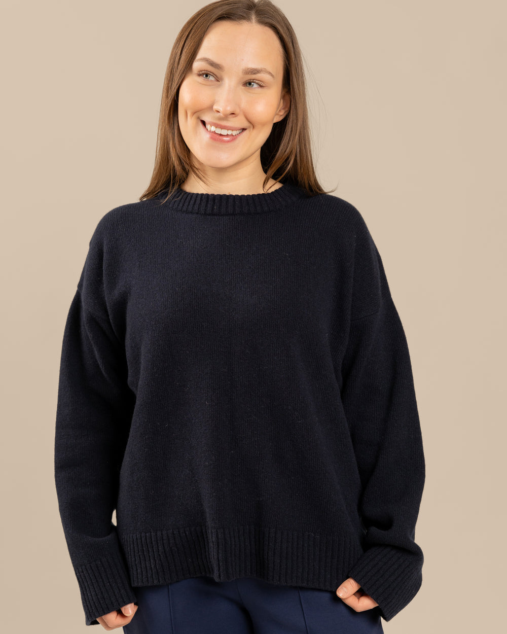 HILE neule, Tummansininen