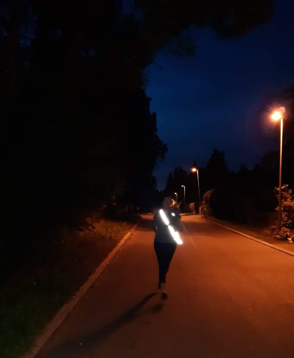 Dark Reflector