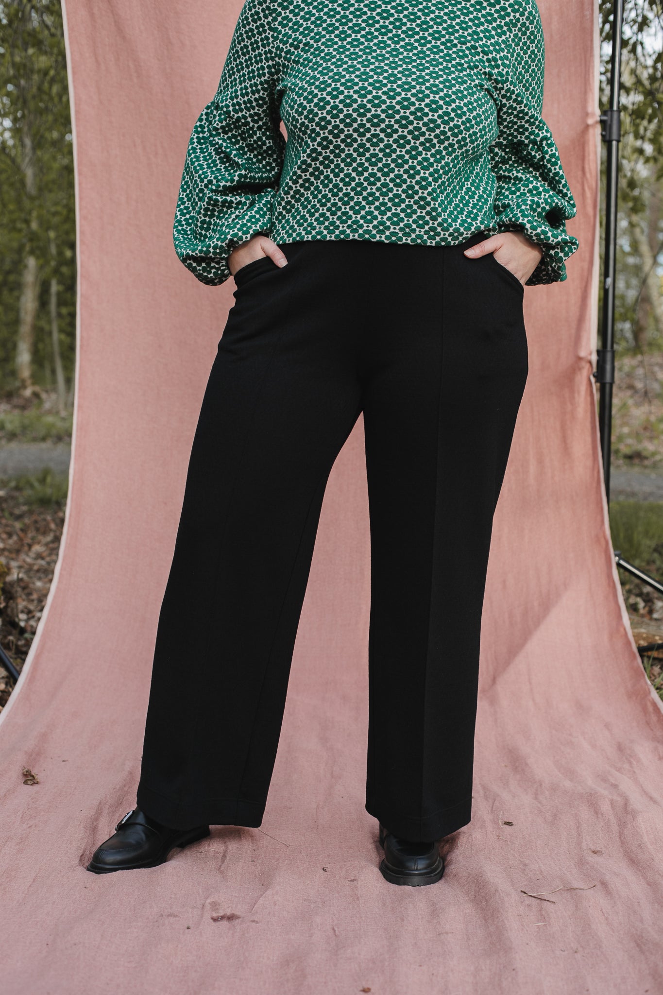 KESTI villahousut, Kaarna musta