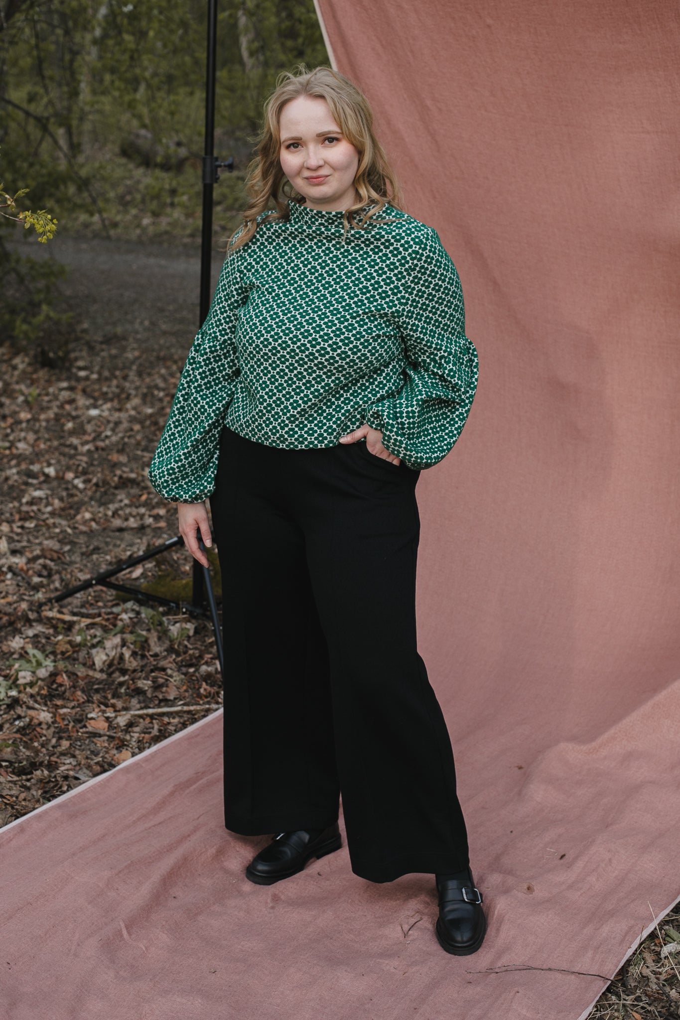 KESTI villahousut, Kaarna musta