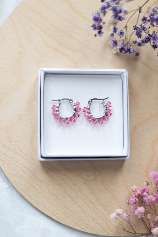 Alma Kristallihelmi Korvakorut, Teräs