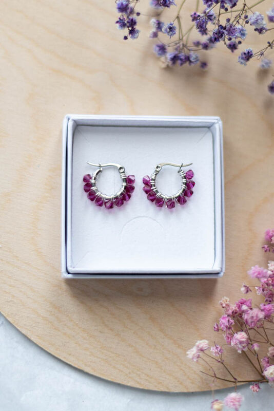 Alma Kristallihelmi Korvakorut, Teräs