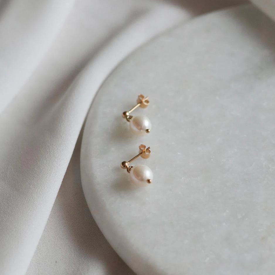 Pearl Basic Earrings