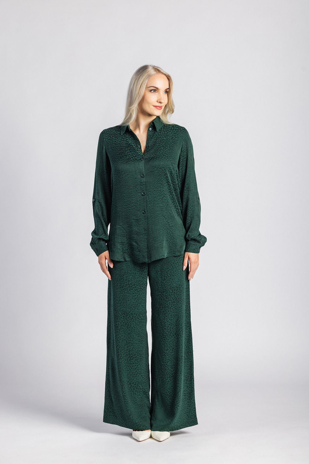 Leah Pants, Emerald Leo