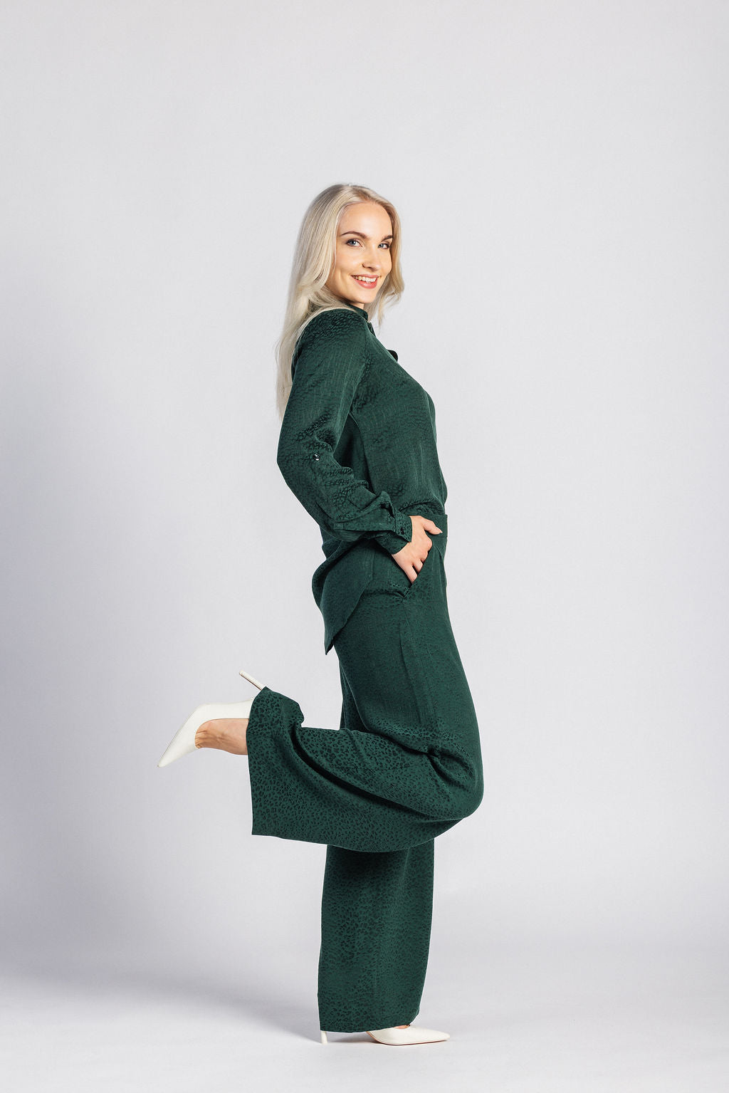 Leah Pants, Emerald Leo