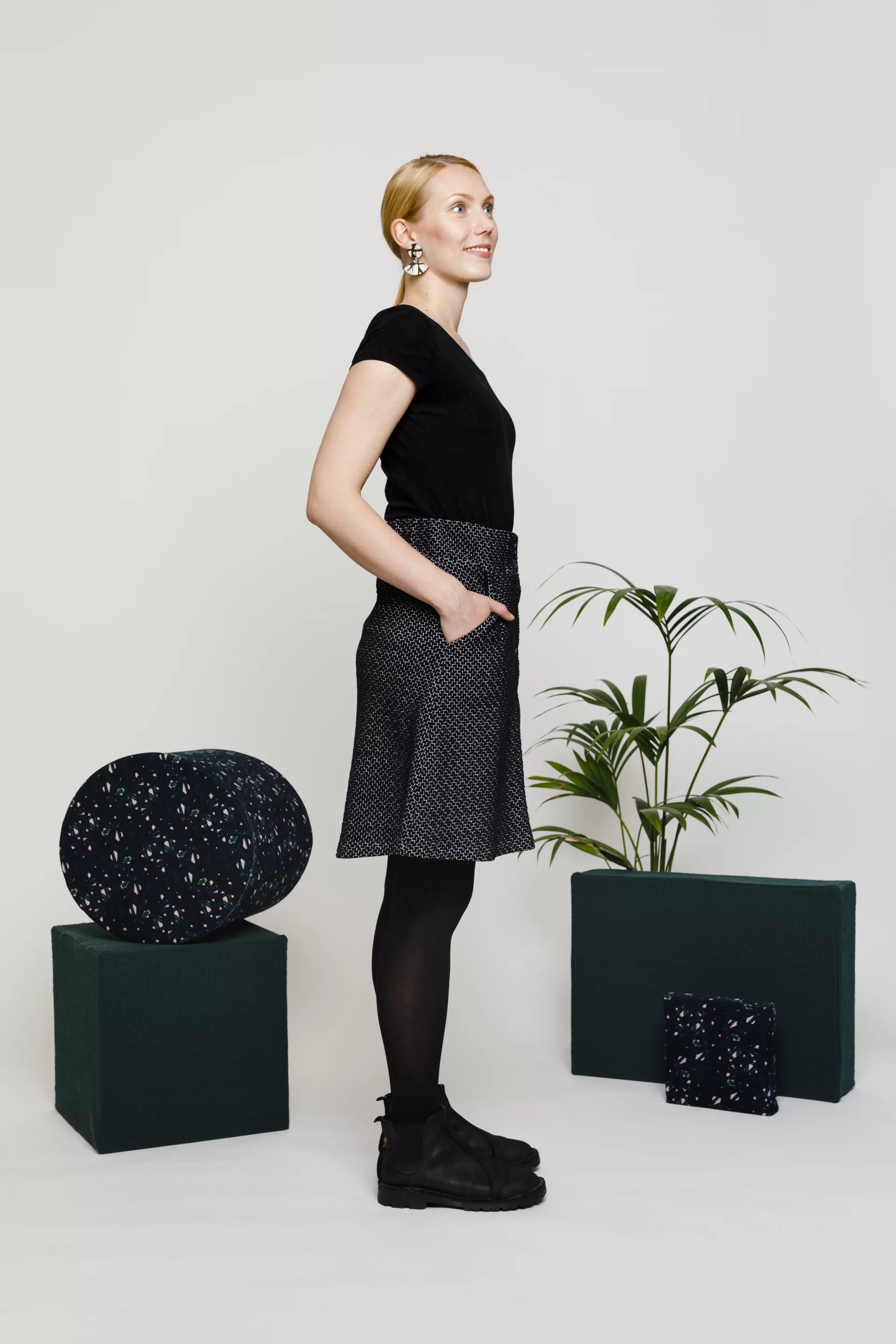 KORIA Nepparihame, Mustavalkoinen