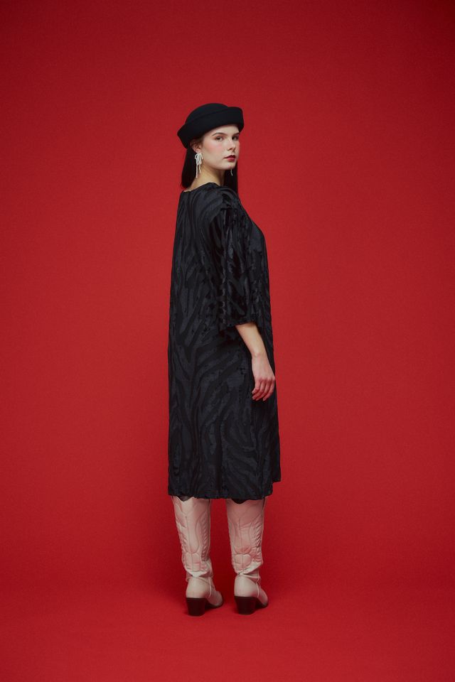 Avalon dress, Tigreza