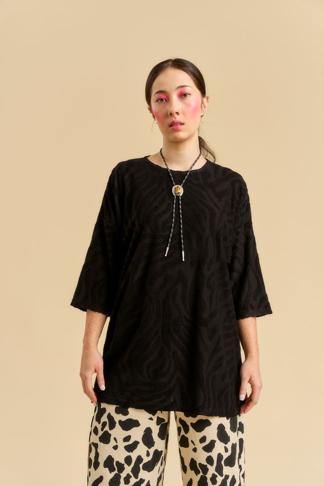 LEYLA oversize T-paita, Tigreza