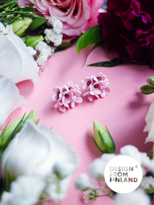 Vanamo-nappikorvakorut