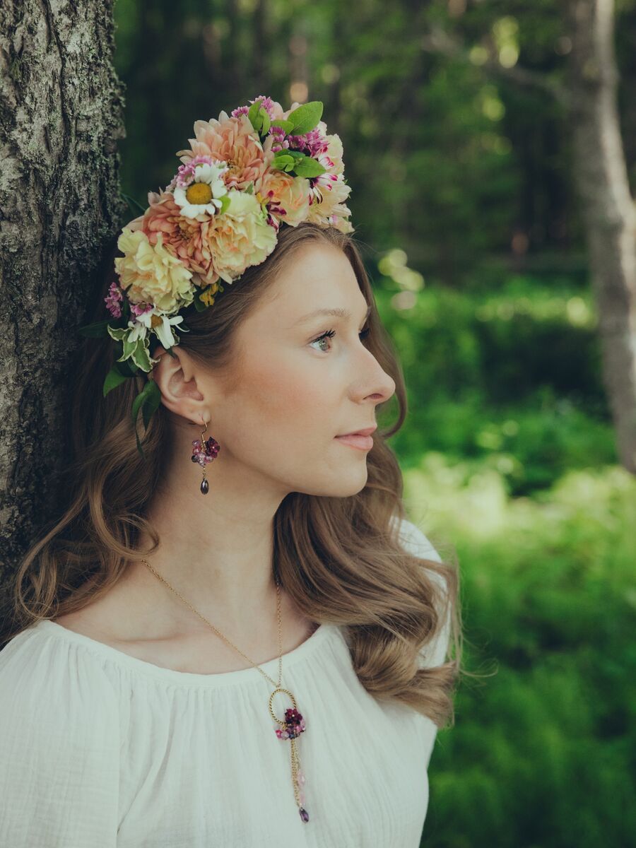 Villiruusu-kaulakoru