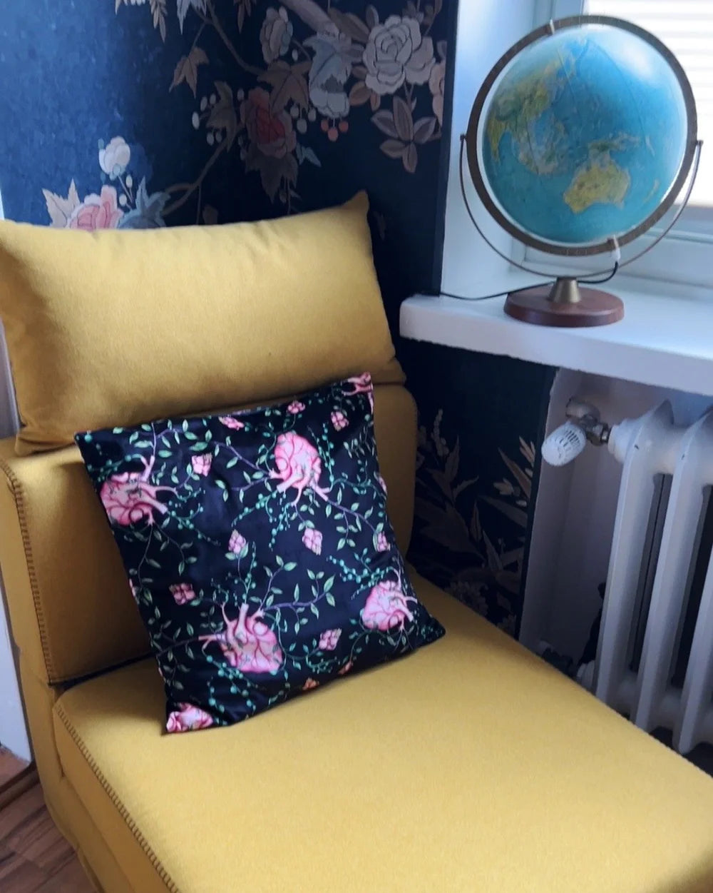 Sametti tyynynpäällinen, "Have a Heart"