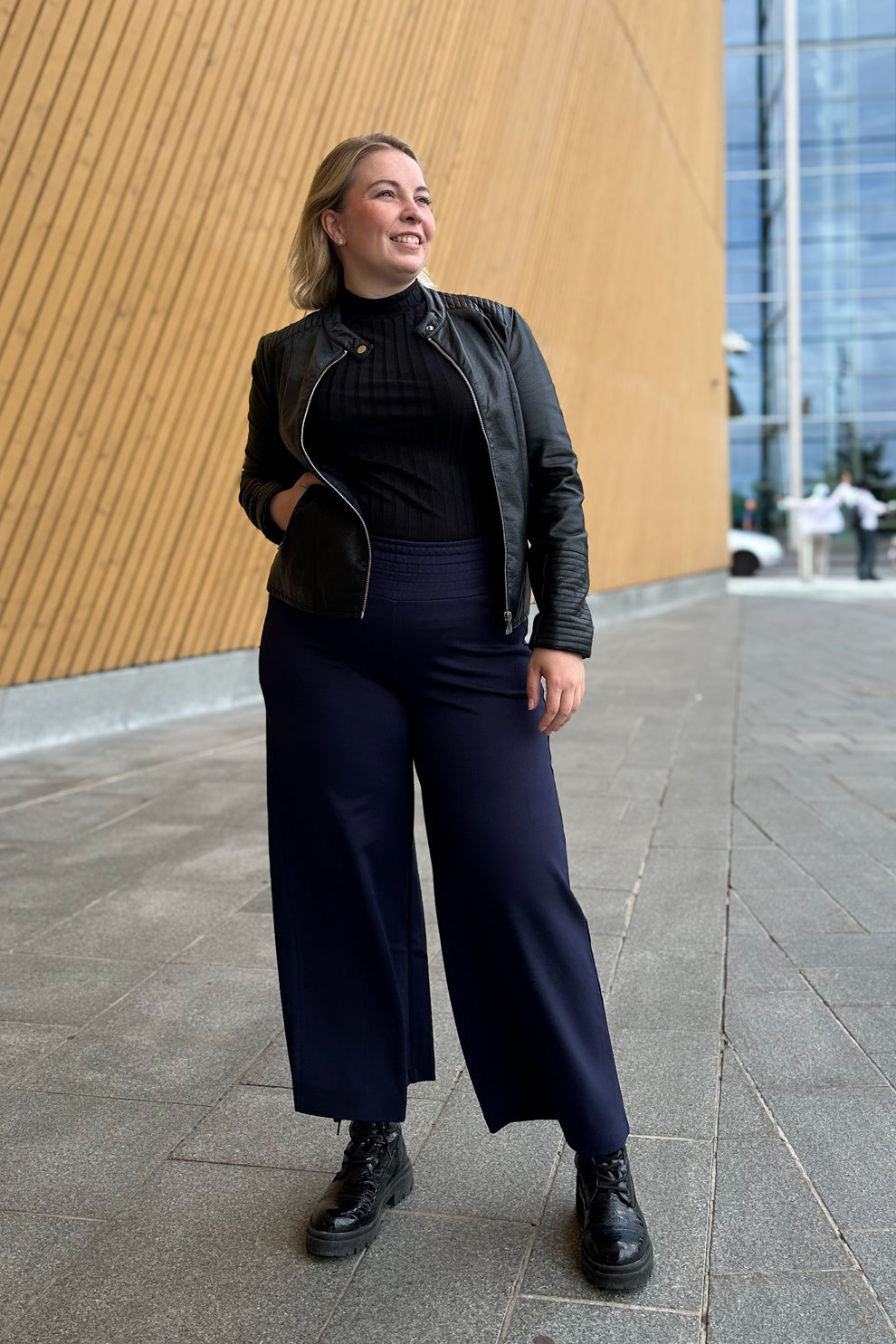 Aava Housut, Tummansininen, 7/8 lahje