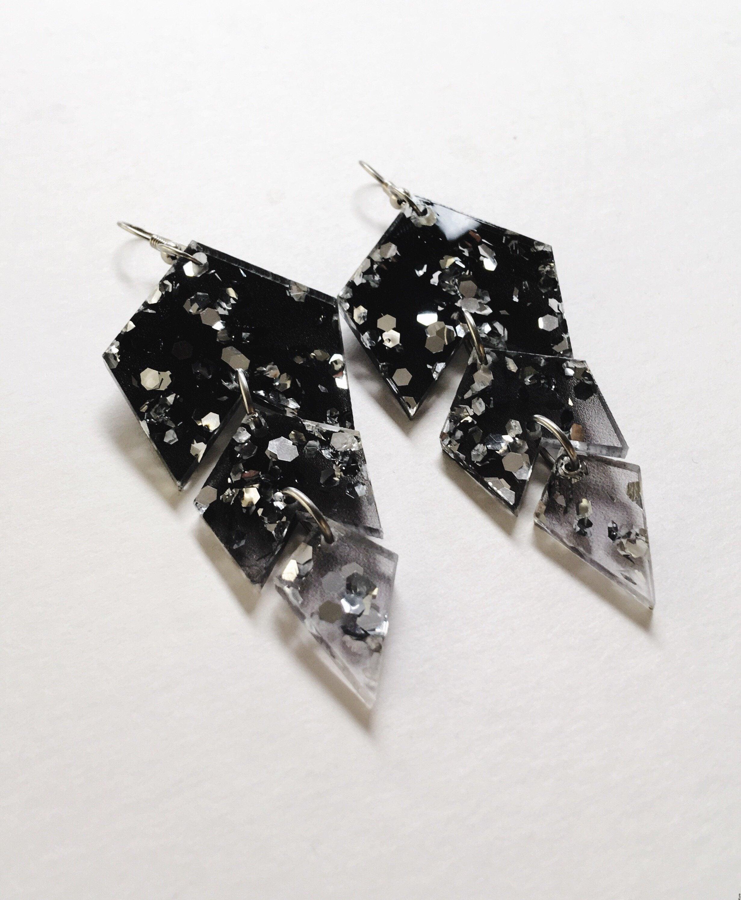 Ombre Korvakorut, Hopeahile