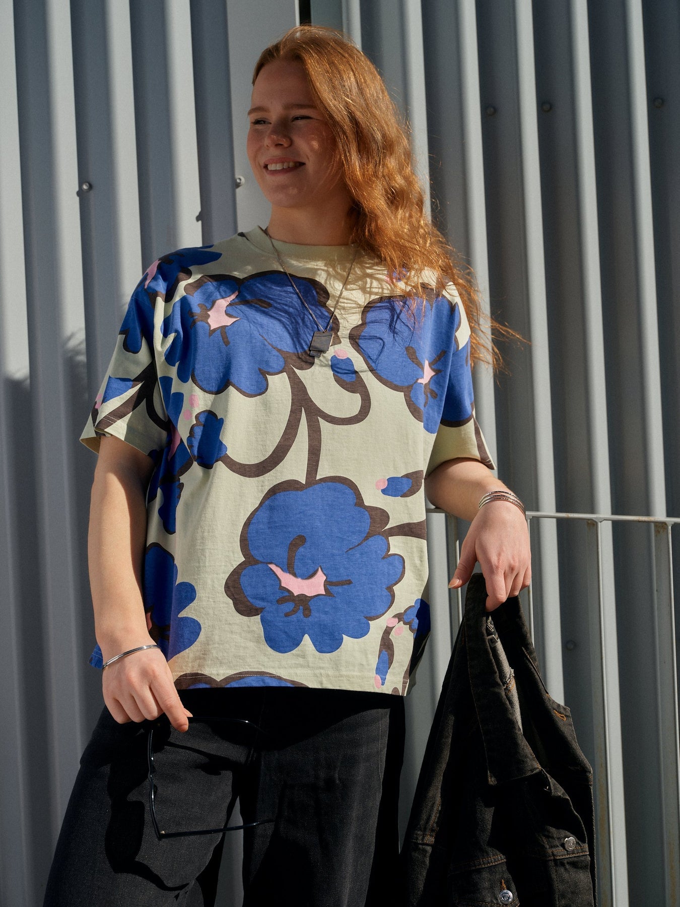 Talking Flowers oversize T-paita