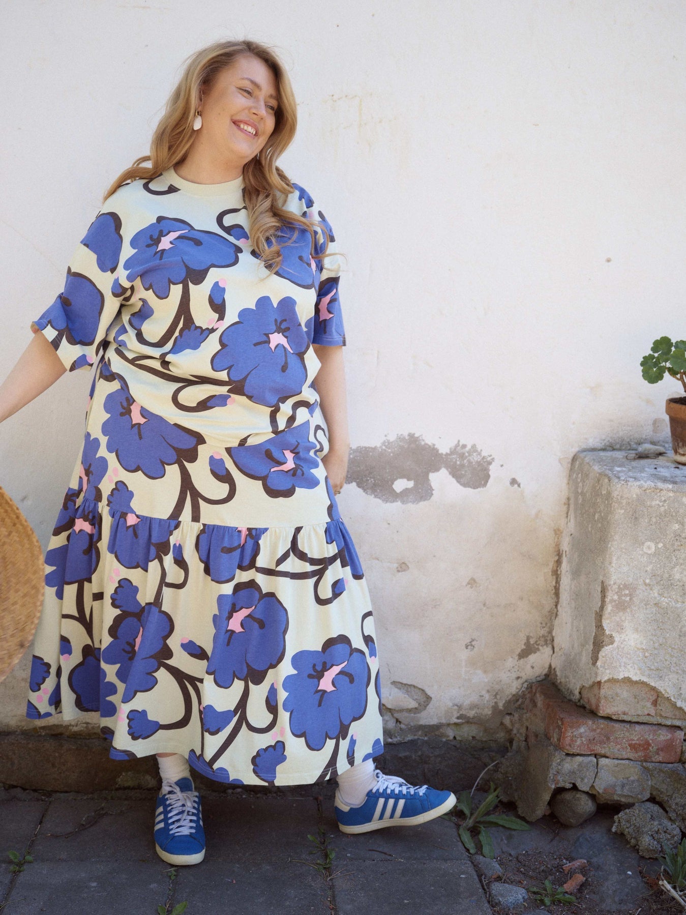 Talking Flowers oversize T-paita