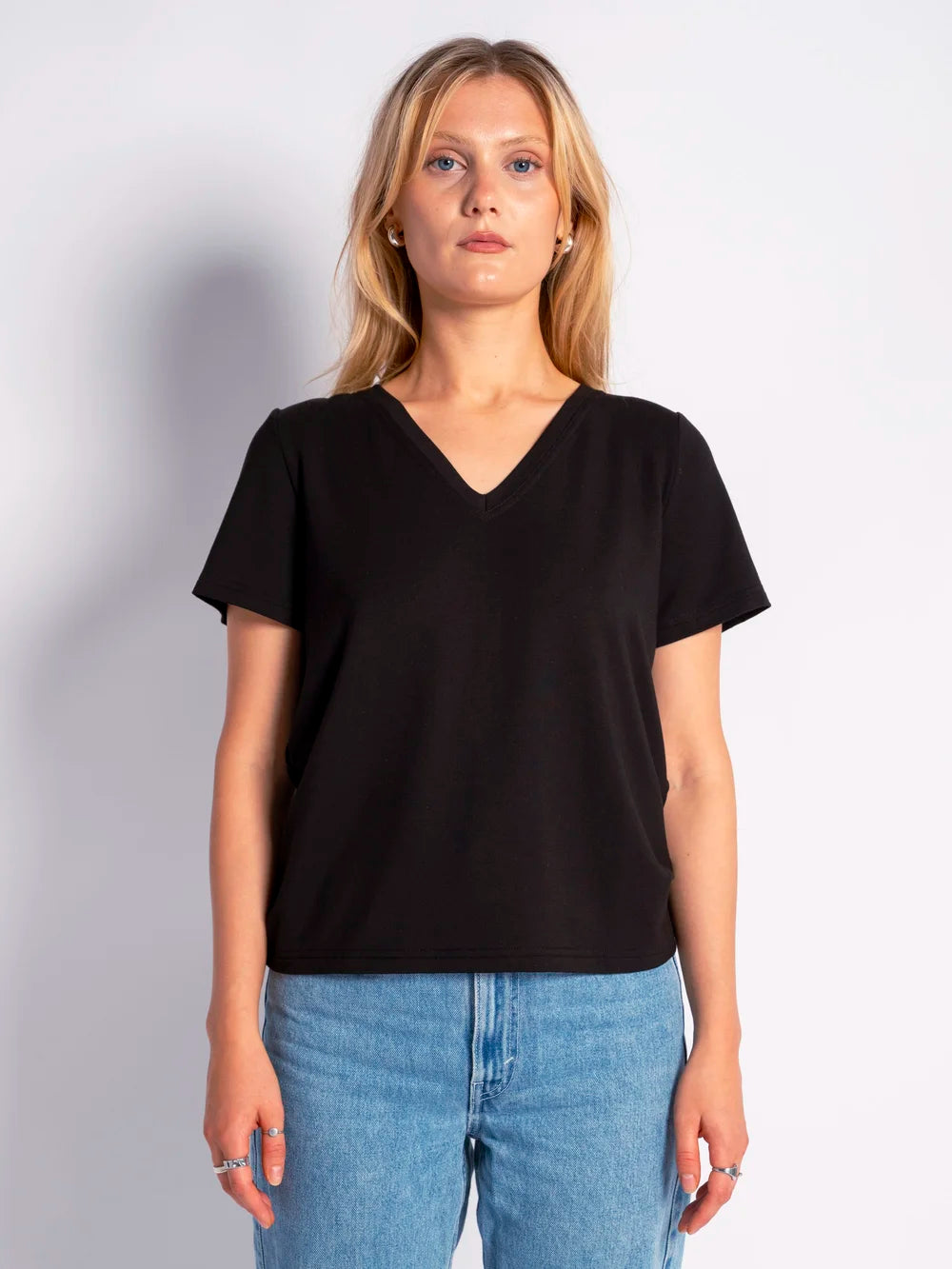 Classic V-neck T-shirt, Black