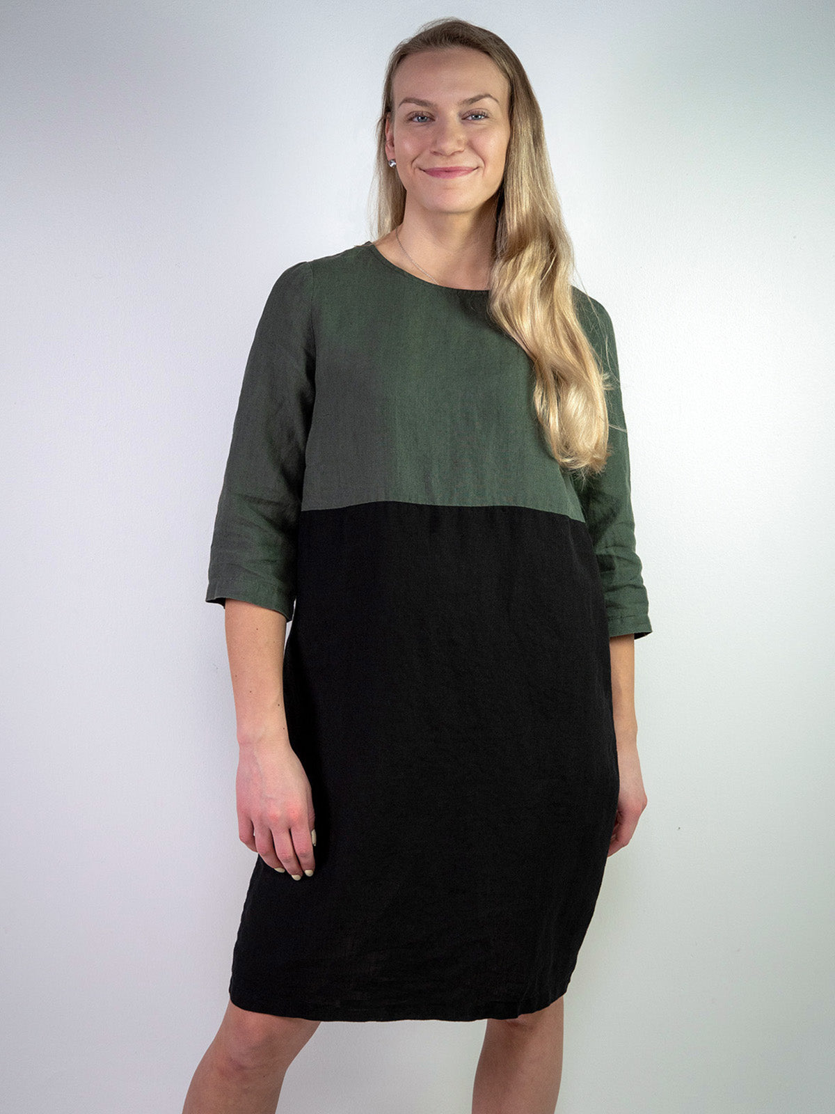 Ada pellavamekko, tummanvihreä/musta