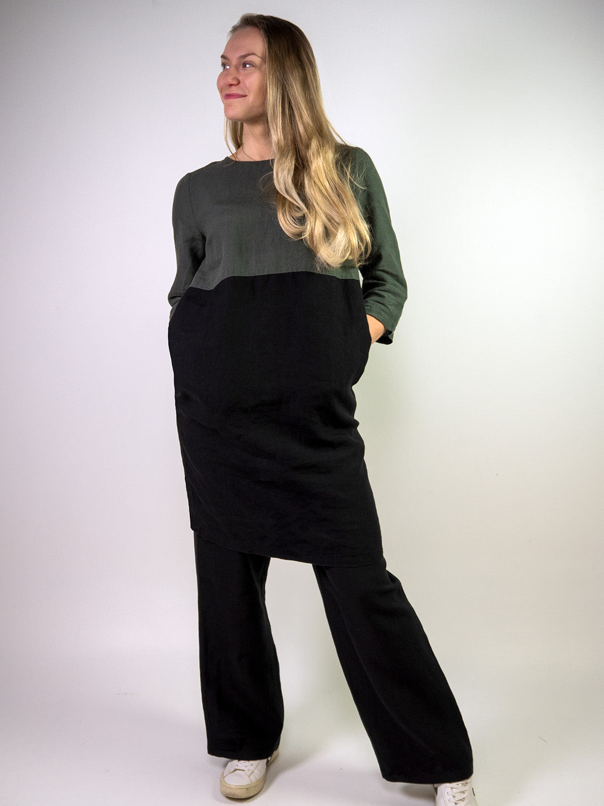 Ada pellavamekko, tummanvihreä/musta