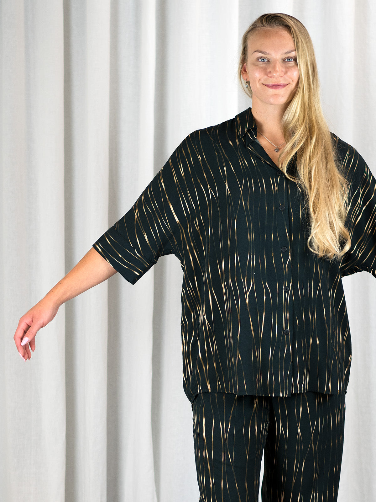 JASMIN viskoosipaita, Kultasäikeet