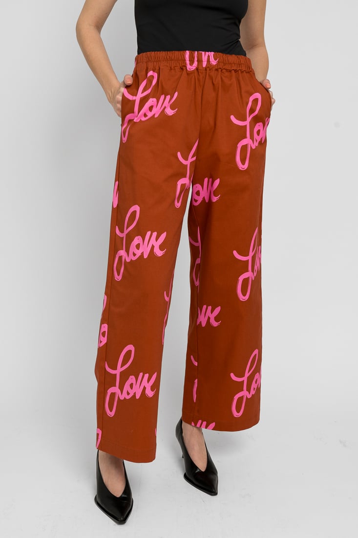 AINA – Love, ruoste