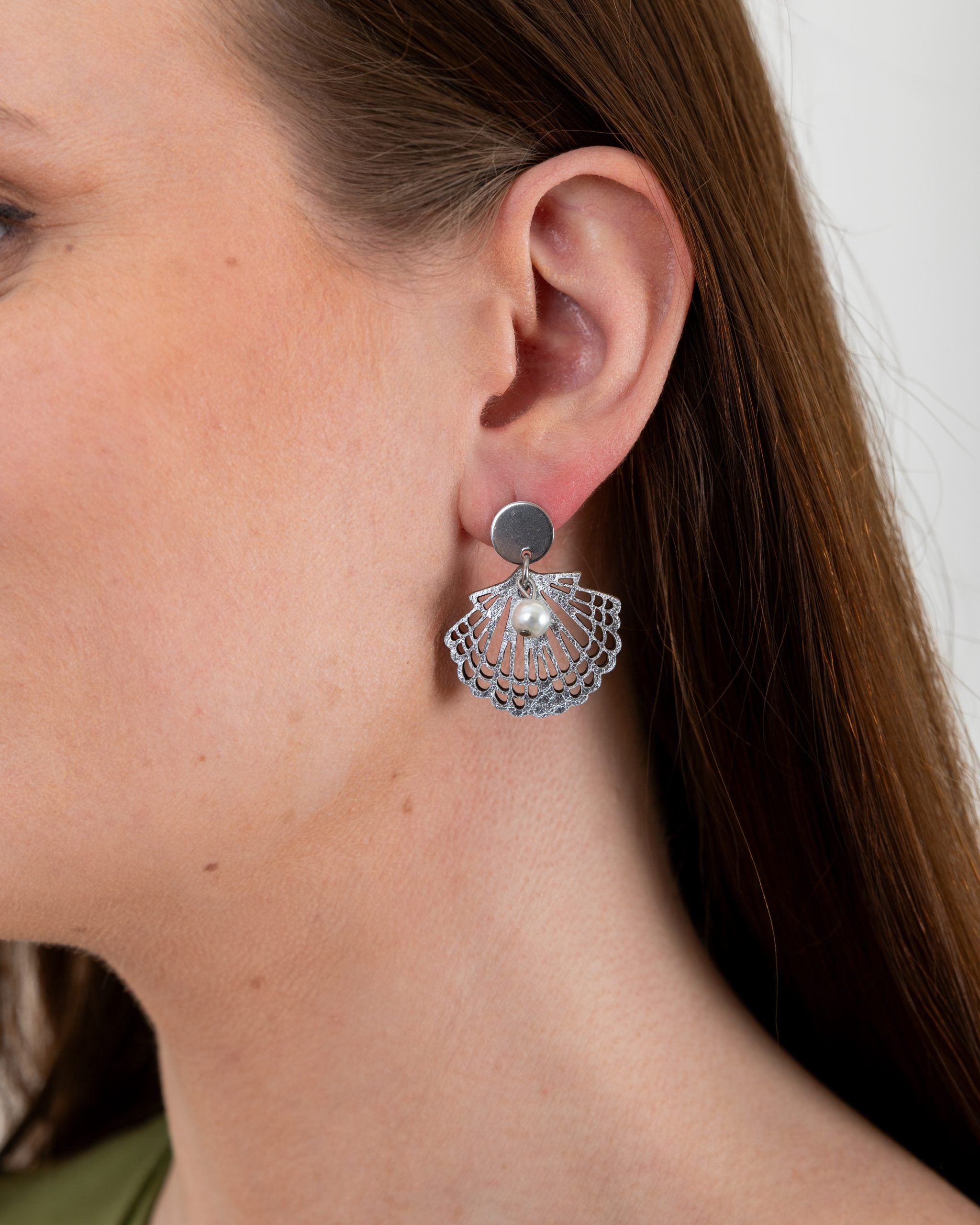 Simpukka Nappikorvakorut