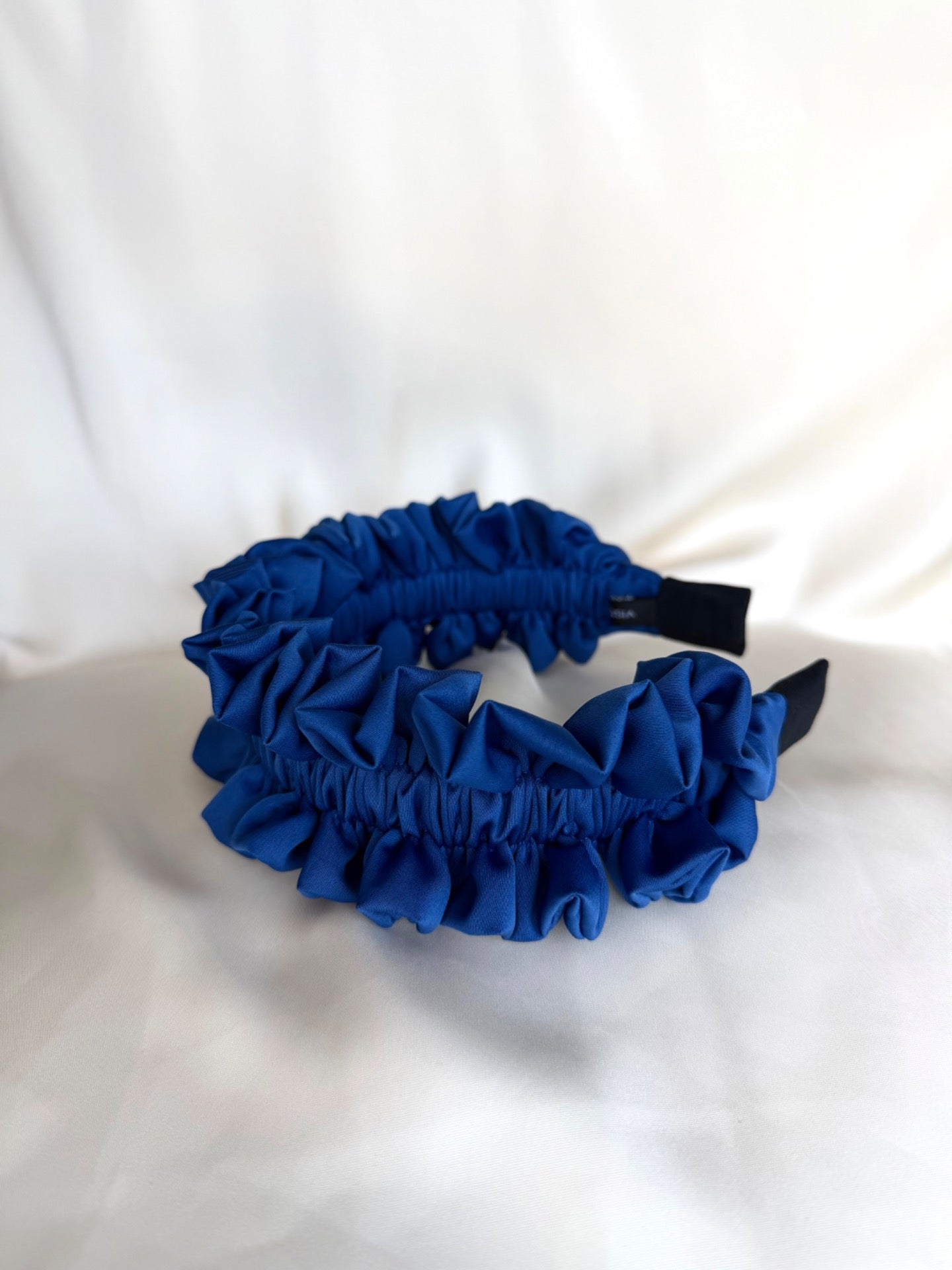 PARDON MY RUFFLES Hiuspanta