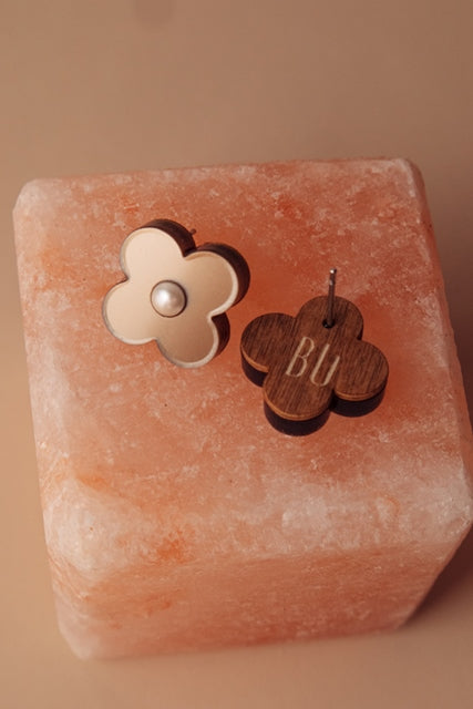 Apila Stud earrings