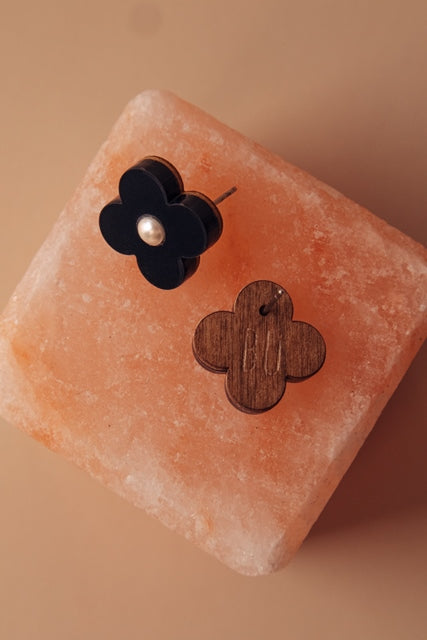 Apila Stud earrings