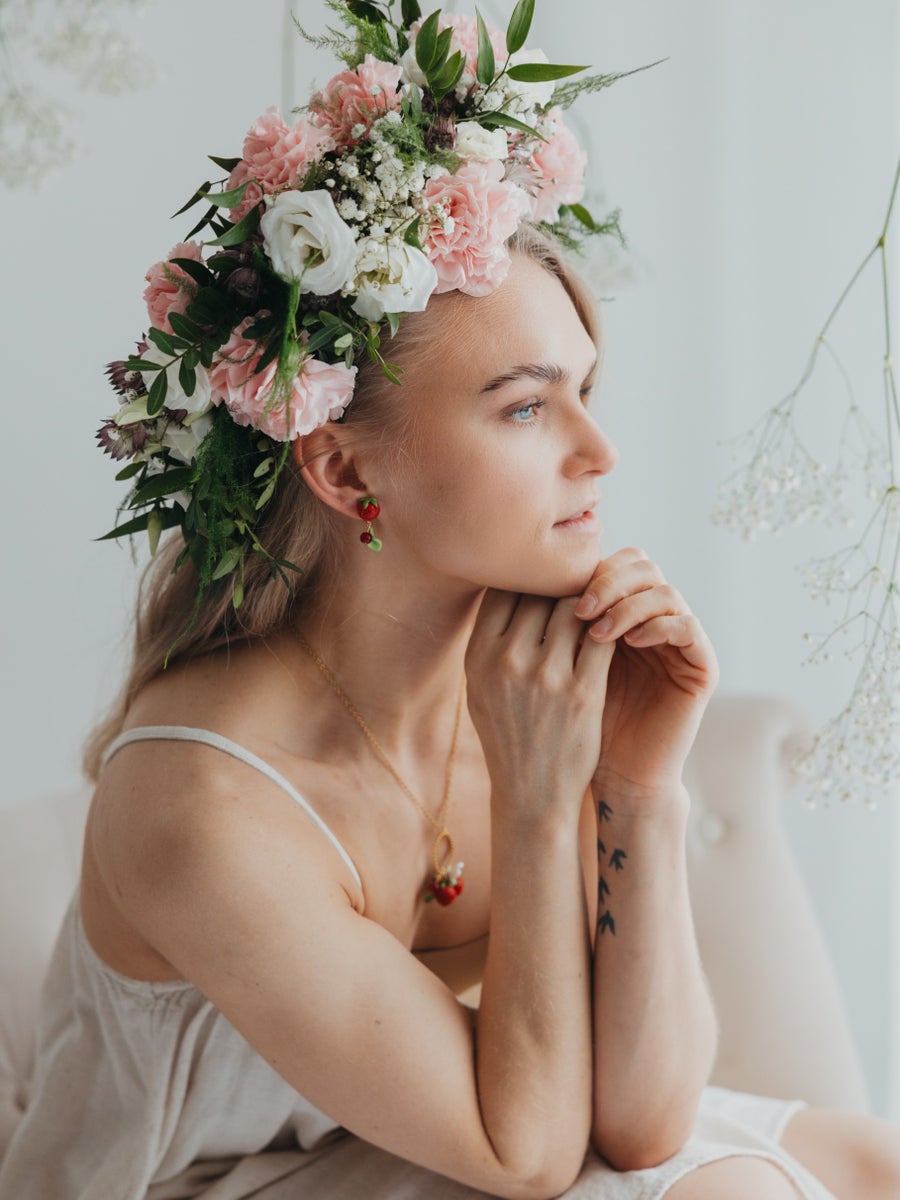 Metsämansikka-nappikorvakorut