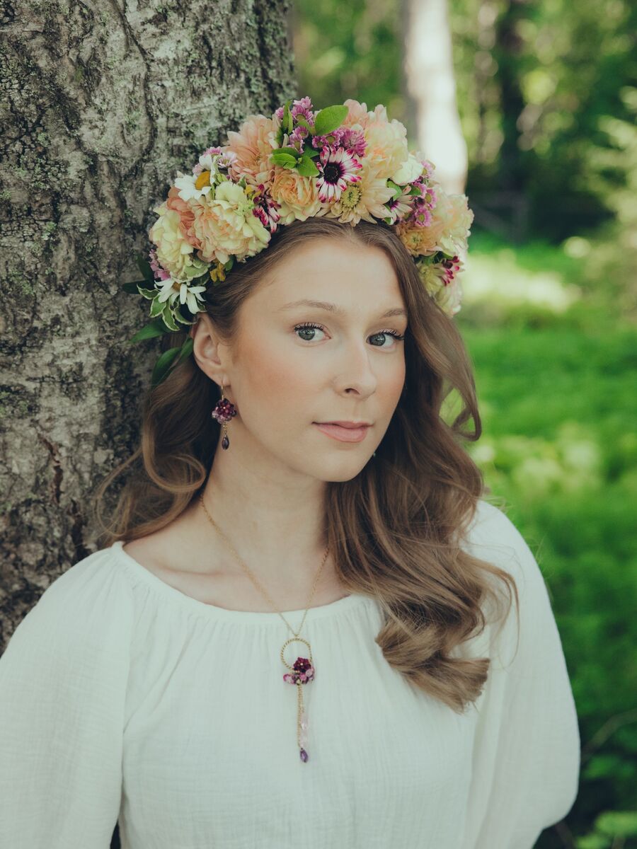 Villiruusu-korvakorut