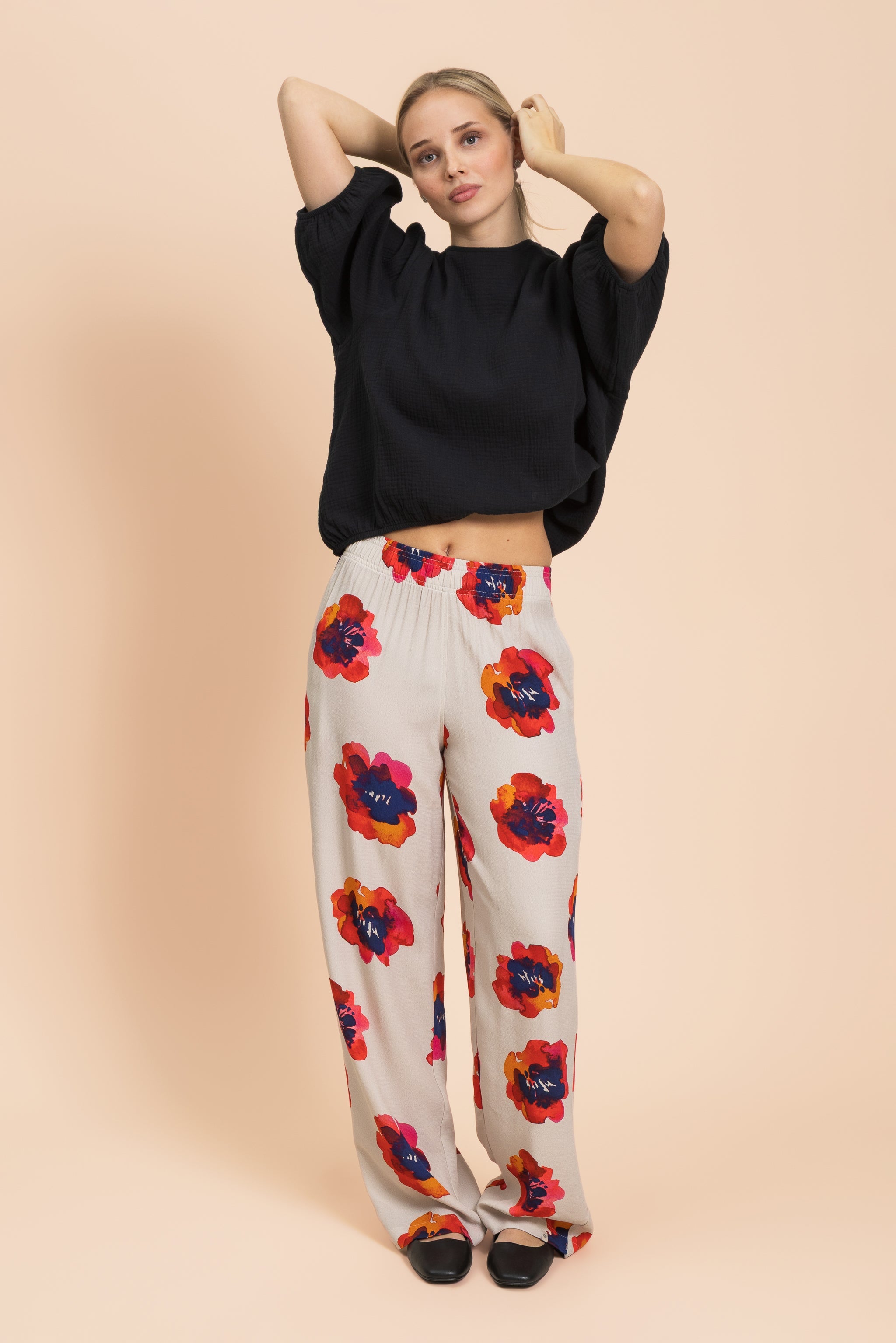 Cropped Blouse, musta