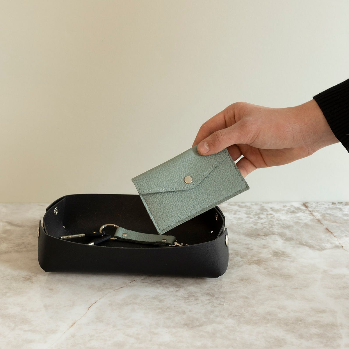 Card wallet with snap