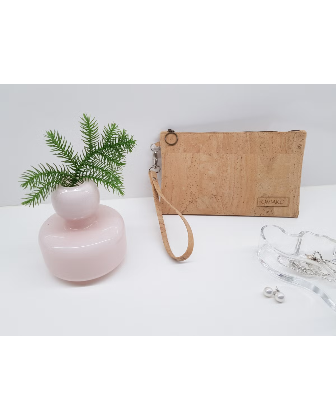 Laukku, rannelenkillä