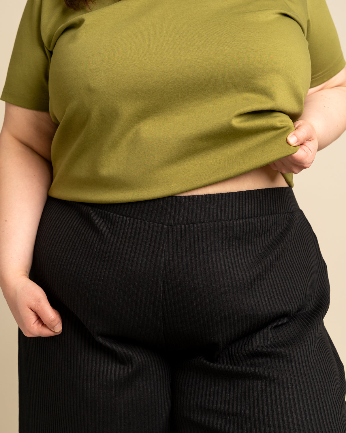 Ribbi Culottes, Musta