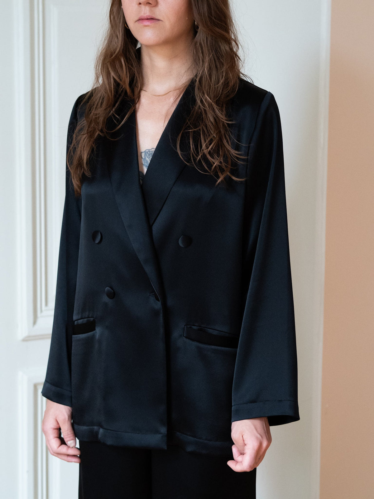 Tuxedo Jacket, Musta