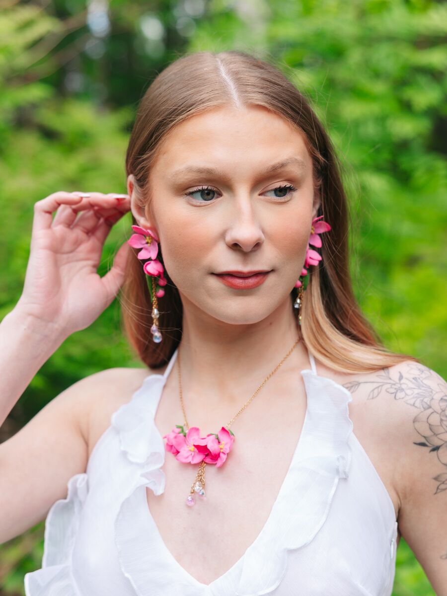 Yöttömän yön kaunotar -korvakorut Iso