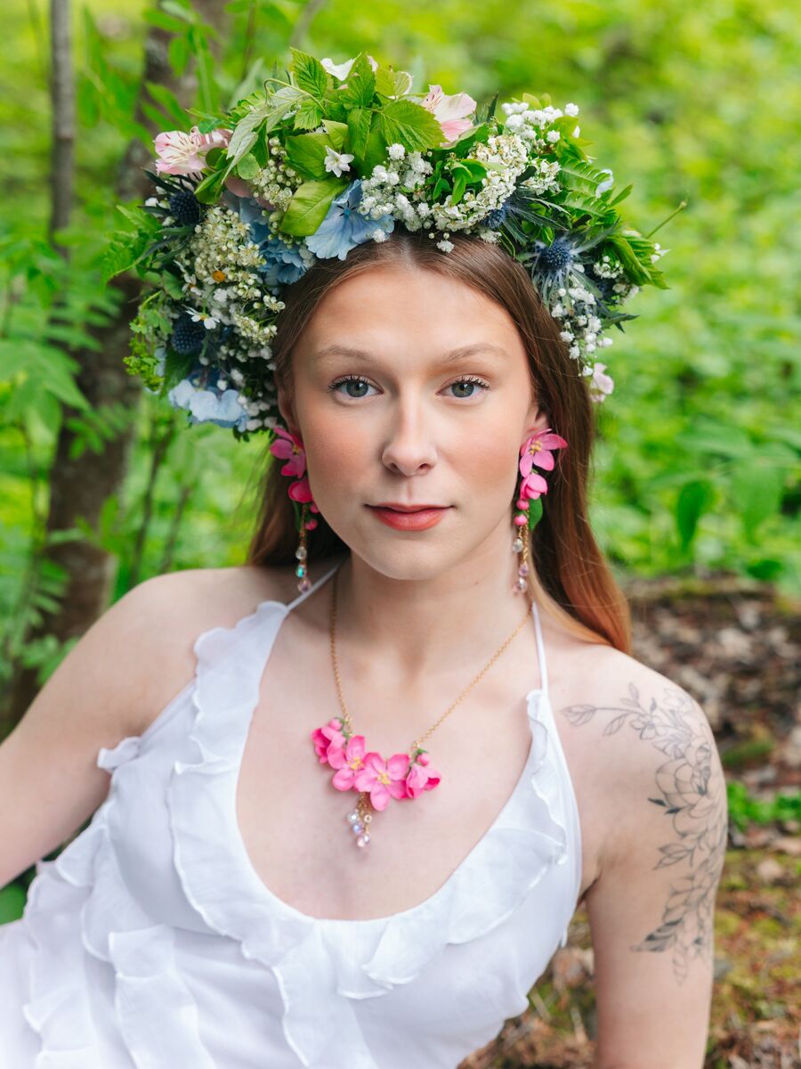 Yöttömän yön kaunotar -korvakorut Iso