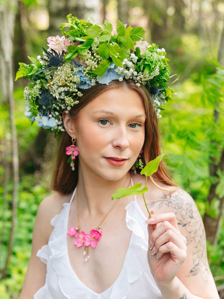 Yöttömän yön kaunotar -korvakorut - keskikoko