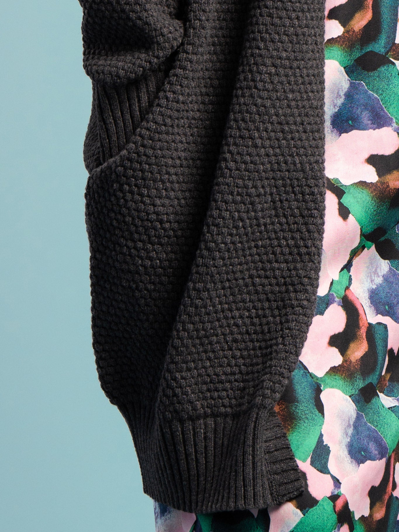 Alma Villatakki, Asphalt Grey