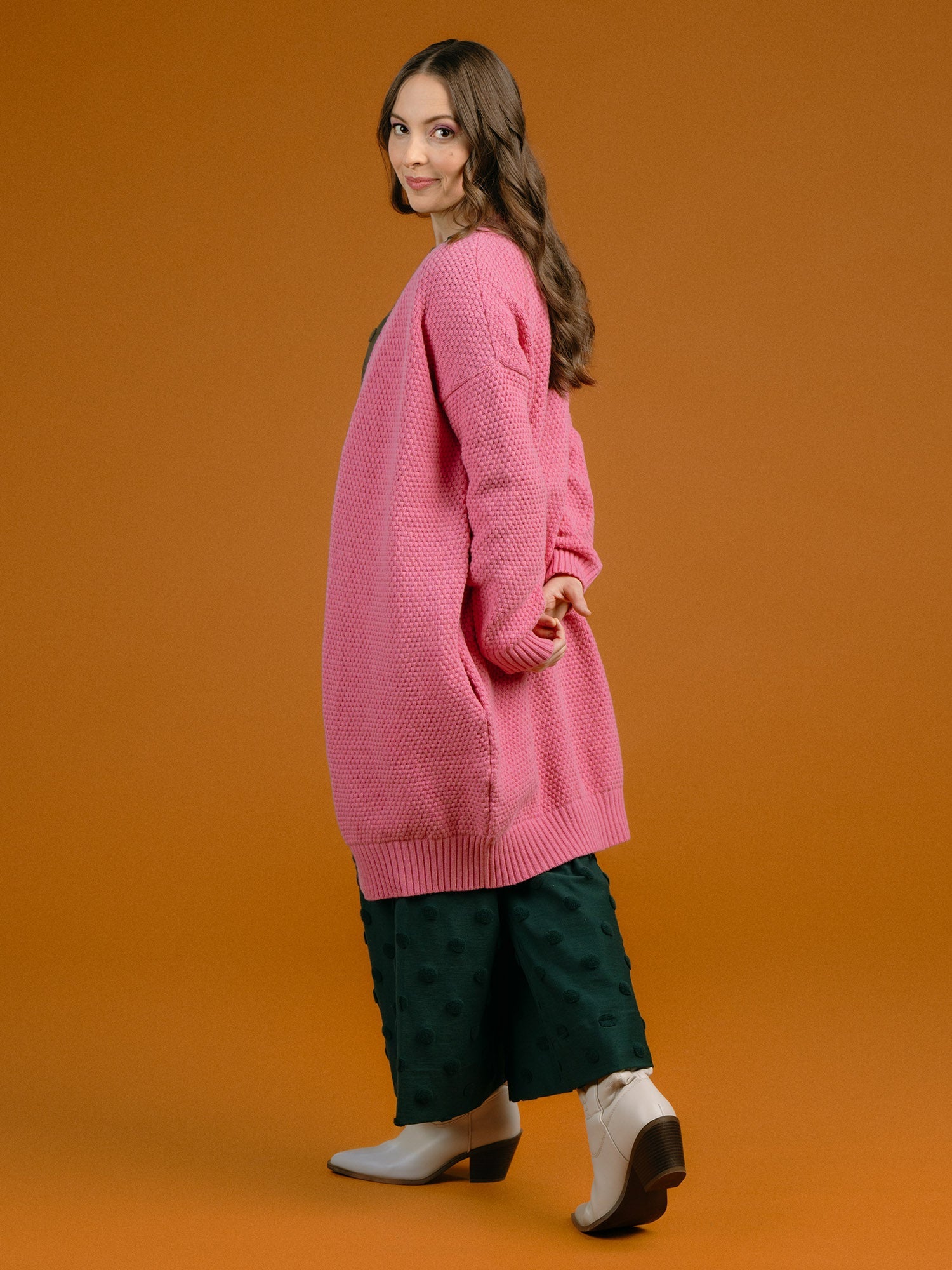 Alma Villatakki, Pink