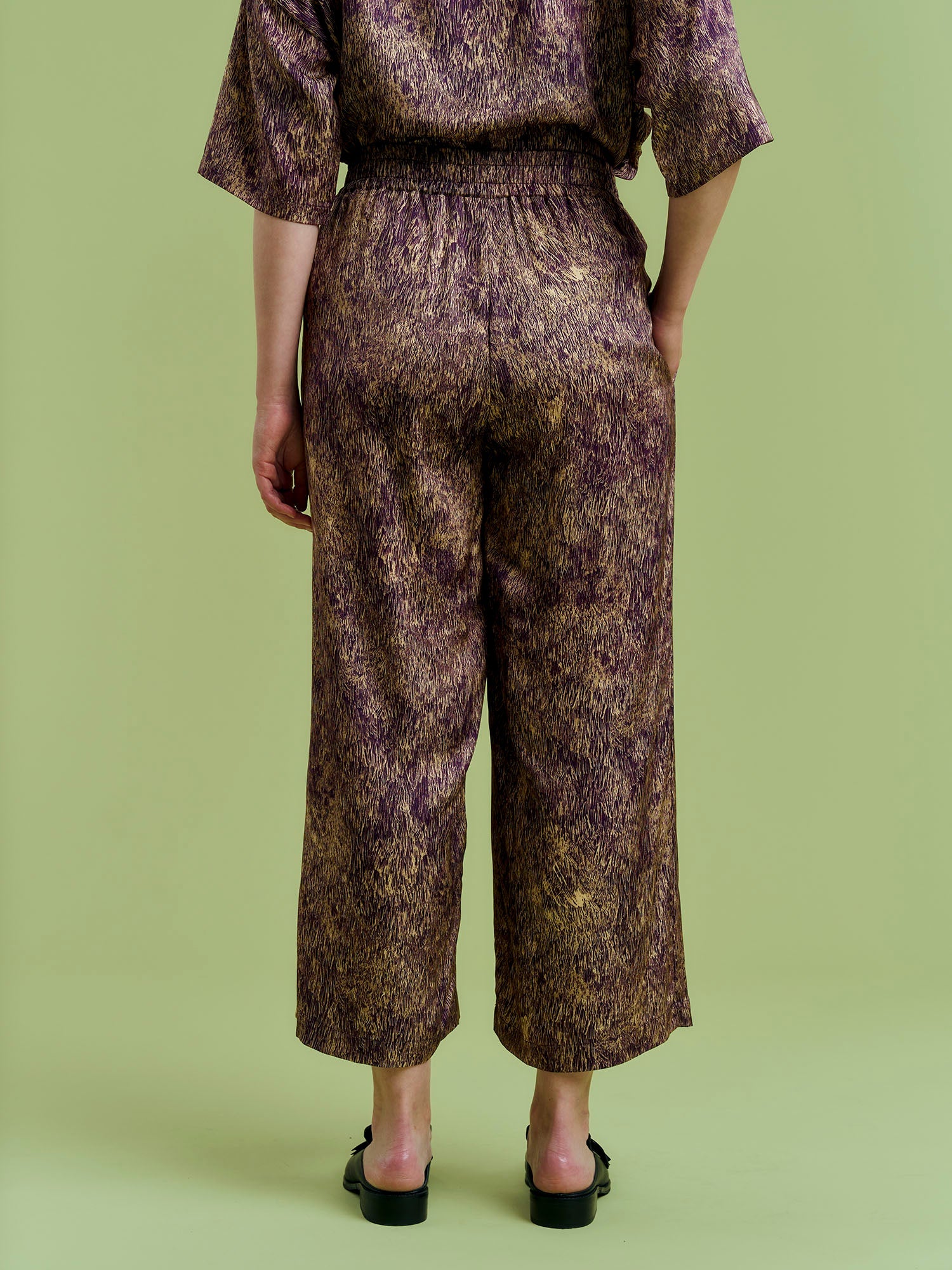 Frances Housut, Fur Purple