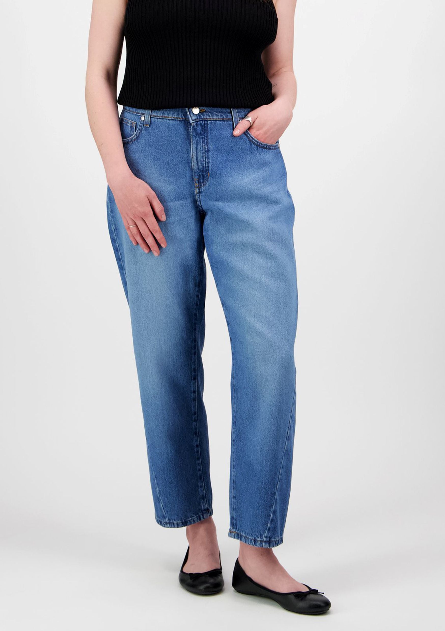 AMY 2437 Loose fit Barrel leg