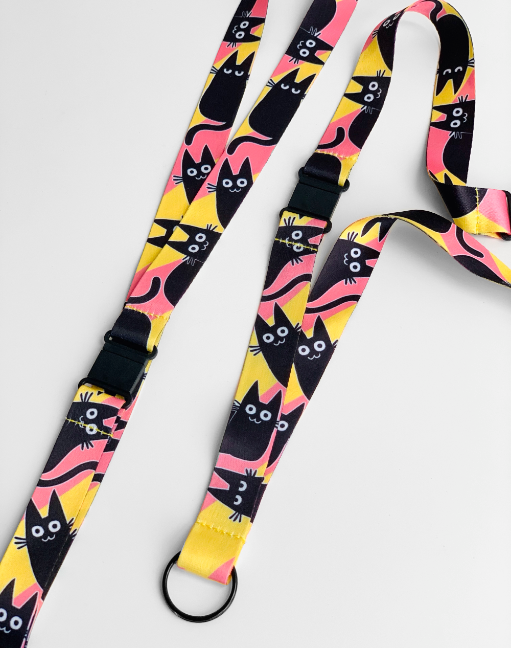 Mustakissa Avainnauha