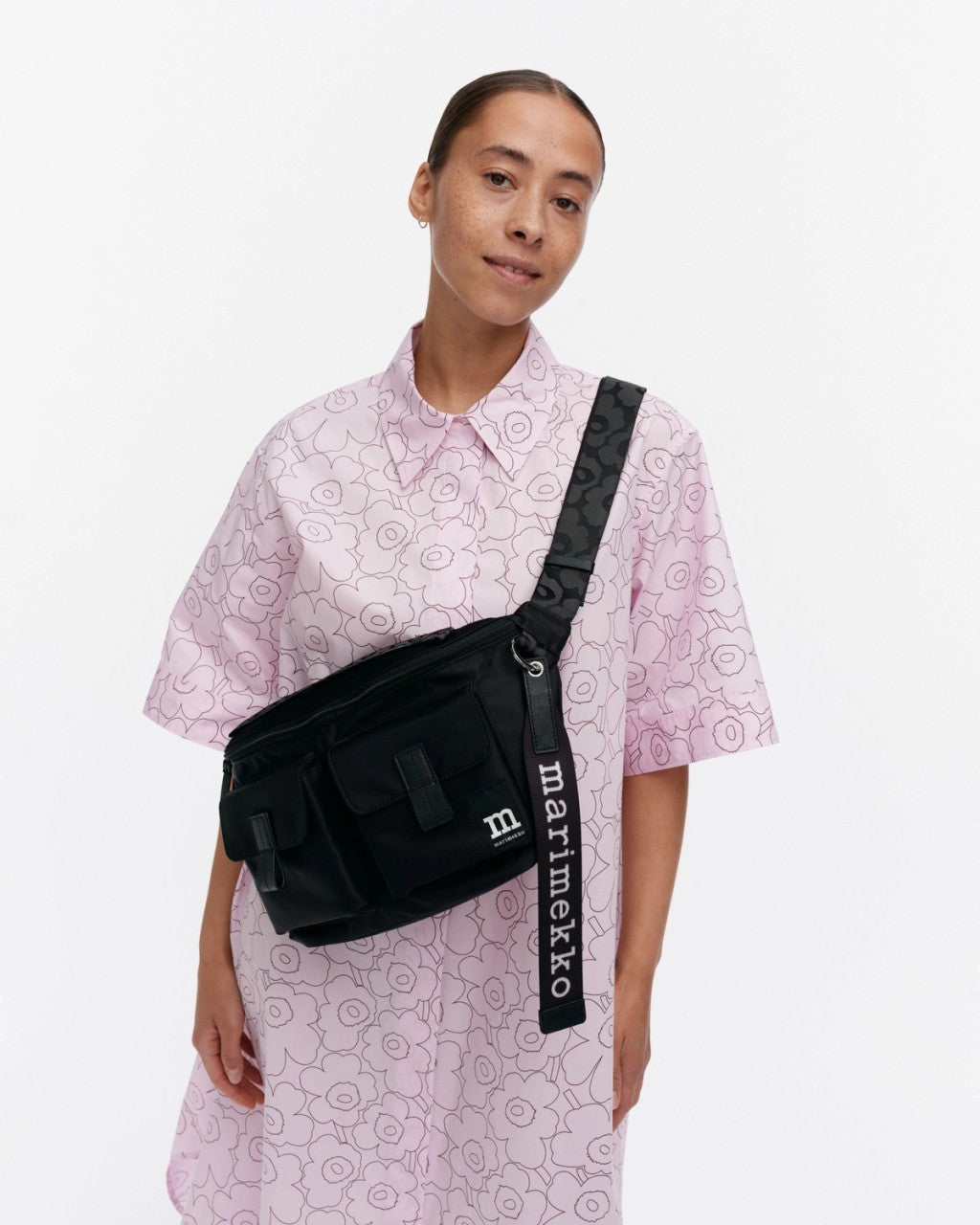 Sling Bag M Solid Olkalaukku