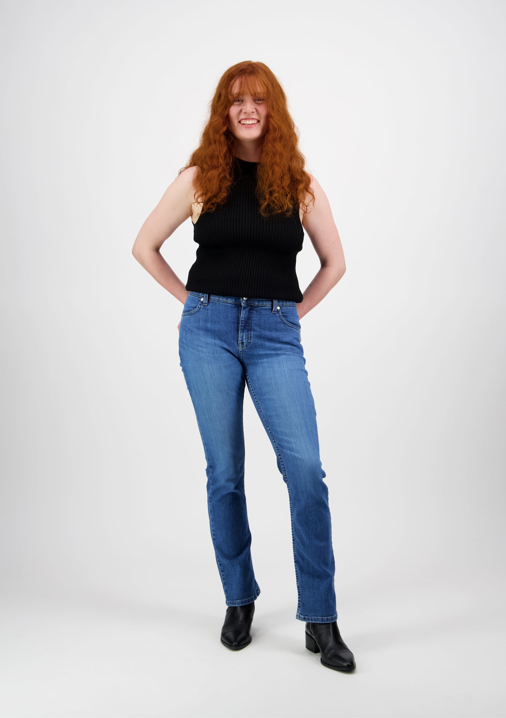EMILY 2233 Straight fit High rise
