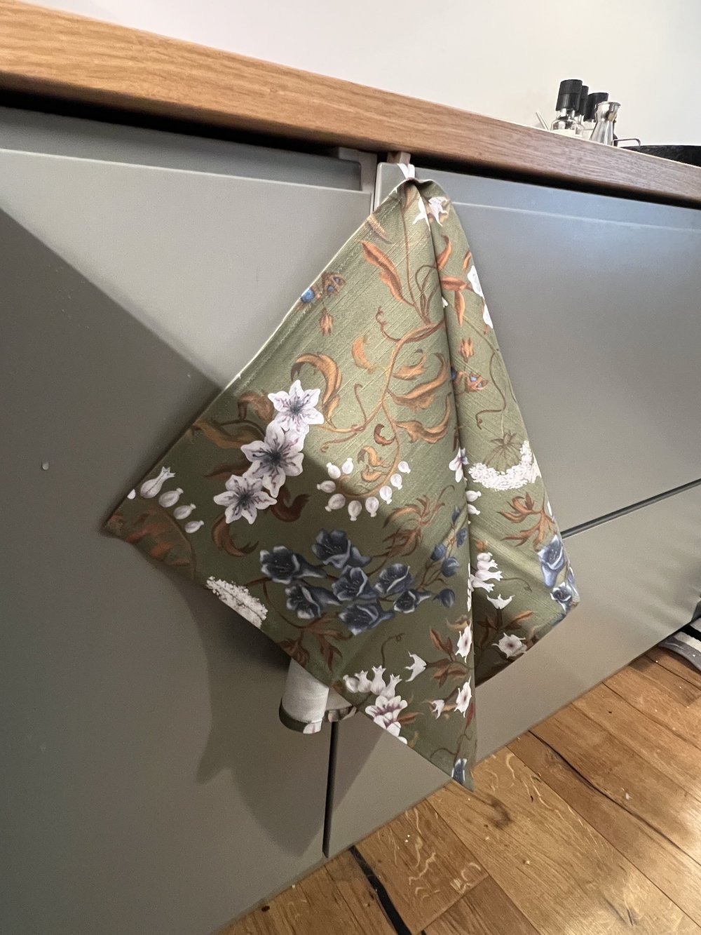 "Deadly Gardens" Keittiöpyyhe