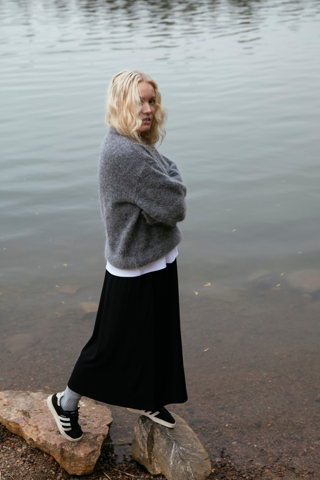 Soft Midi Hame, Musta
