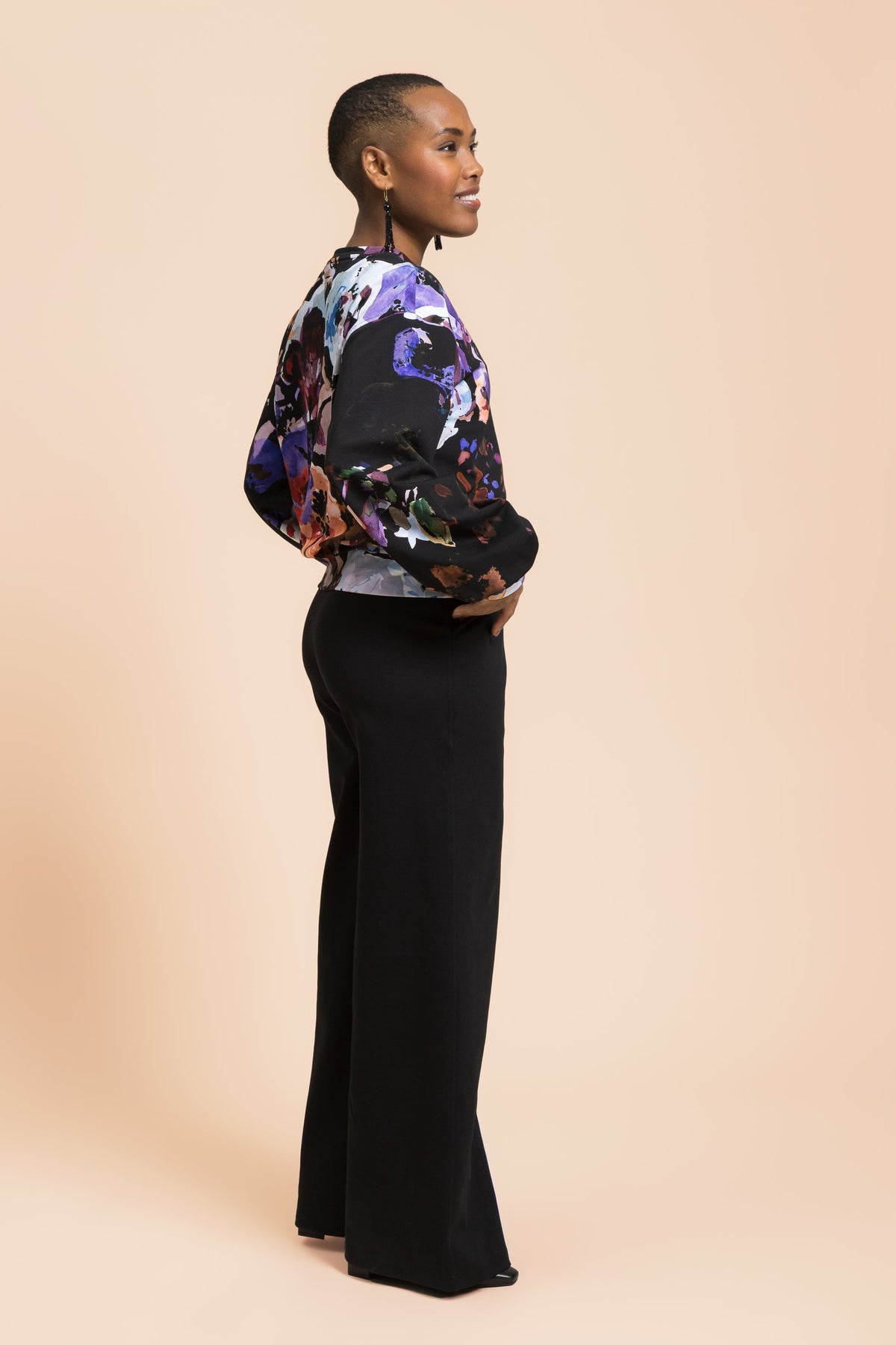 Sweatshirt, Black Anemone